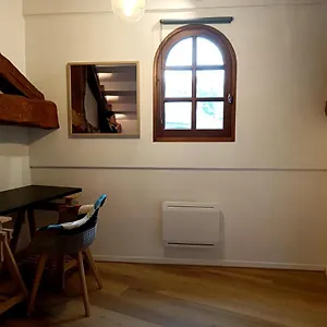 Cadre Exceptionnel Niché Sous Les Toits Dans Le Quartier Historique Albi